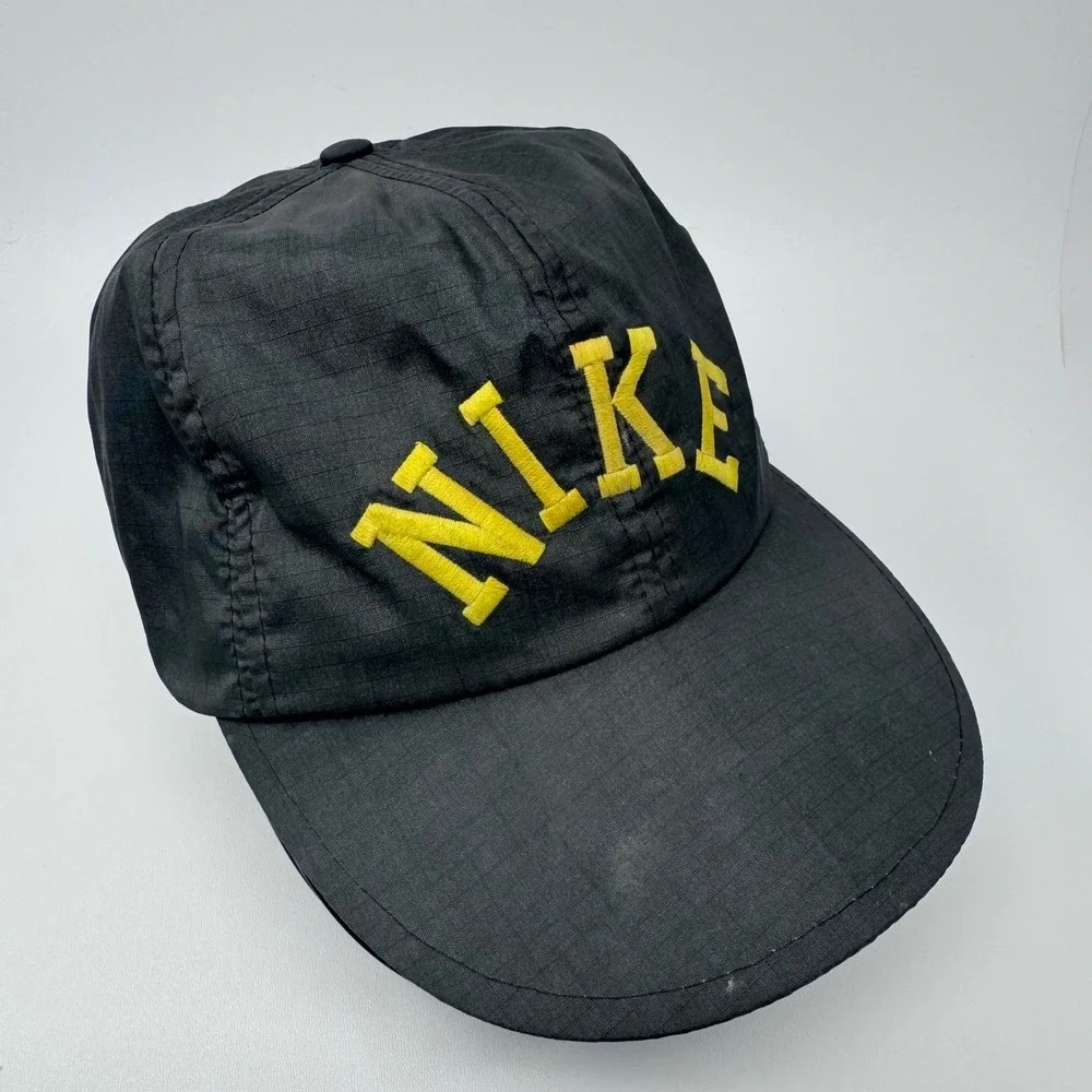 Nike‎ Vintage Ripstop Snapback Hat Black Yellow Embroidered Spellout Cap